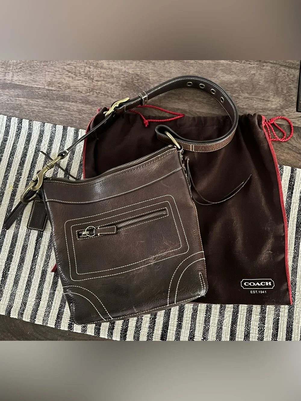Vintage dark brown leather Coach Bleecker shoulder bag 10398 brass hardware